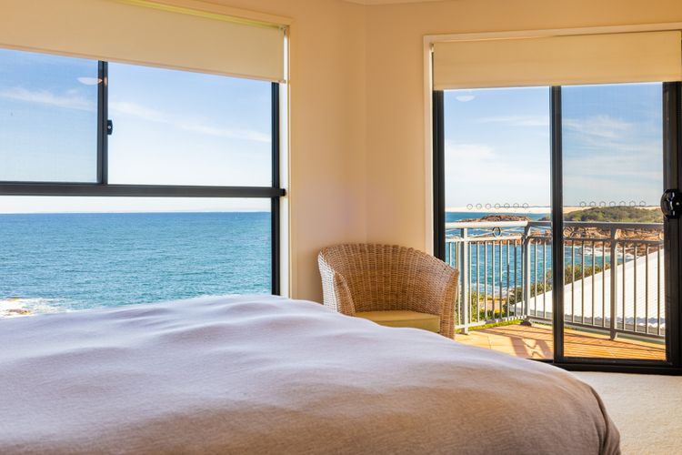 Ocean Views, 4 Ocean Street – air conditioned luxury with beautiful ocean views