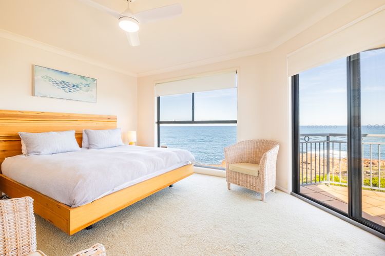 Ocean Views, 4 Ocean Street – air conditioned luxury with beautiful ocean views