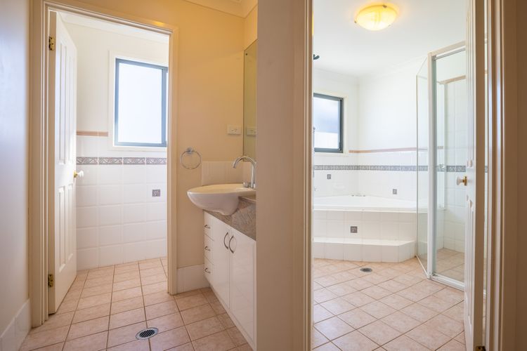 Ocean Views, 4 Ocean Street – air conditioned luxury with beautiful ocean views