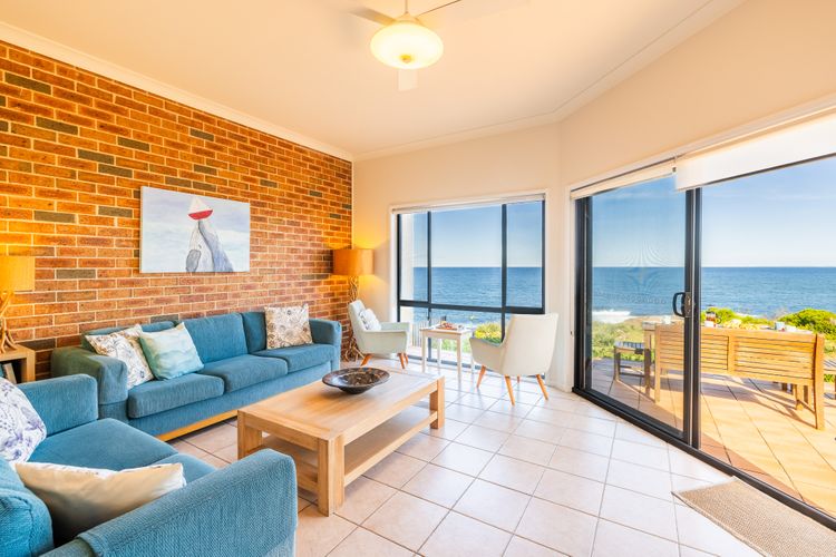 Ocean Views, 4 Ocean Street – air conditioned luxury with beautiful ocean views