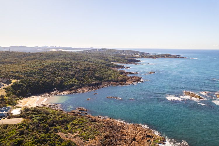 Ocean Views, 4 Ocean Street – air conditioned luxury with beautiful ocean views