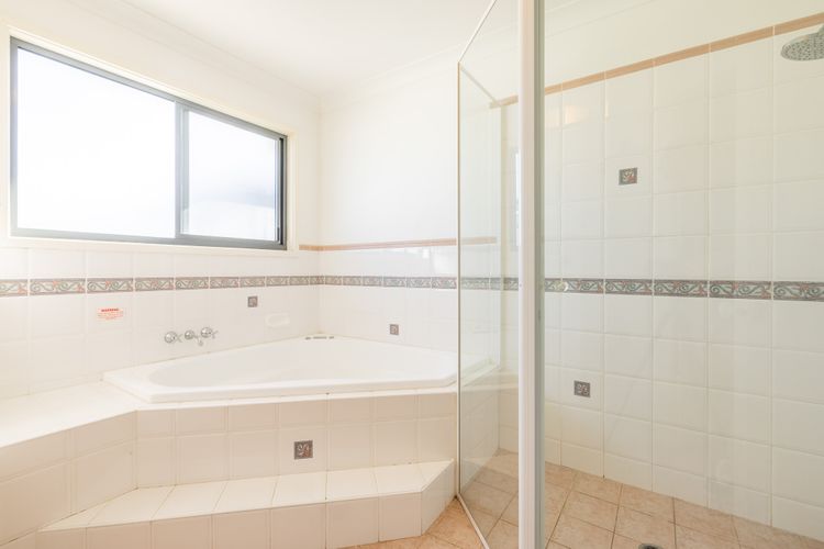Ocean Views, 4 Ocean Street – air conditioned luxury with beautiful ocean views