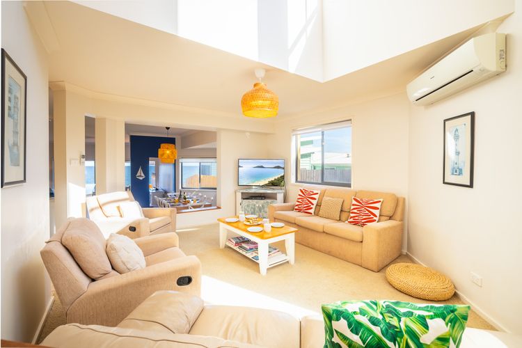 Ocean Views, 4 Ocean Street – air conditioned luxury with beautiful ocean views