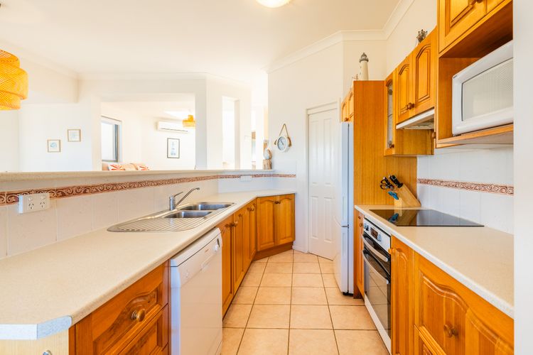 Ocean Views, 4 Ocean Street – air conditioned luxury with beautiful ocean views