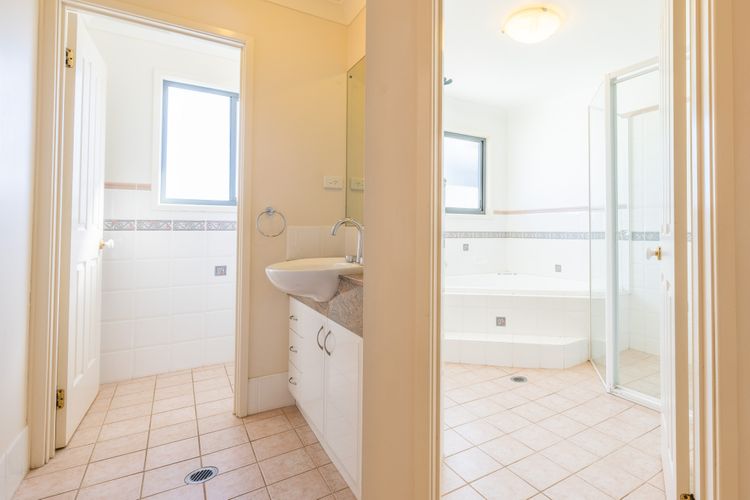 Ocean Views, 4 Ocean Street – air conditioned luxury with beautiful ocean views