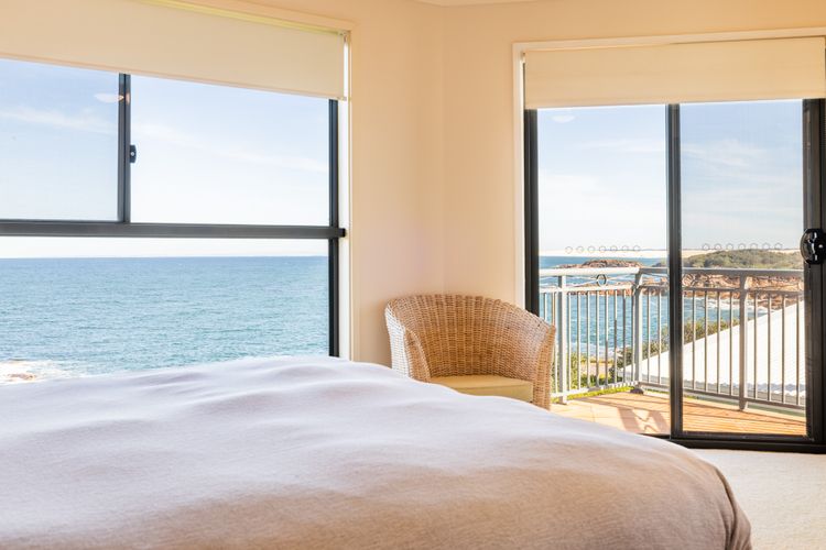 Ocean Views, 4 Ocean Street – air conditioned luxury with beautiful ocean views