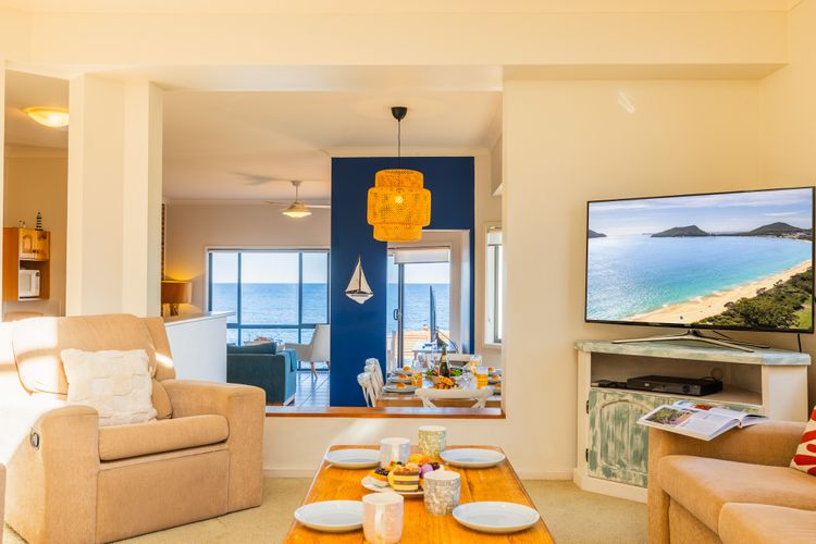 Ocean Views, 4 Ocean Street – air conditioned luxury with beautiful ocean views