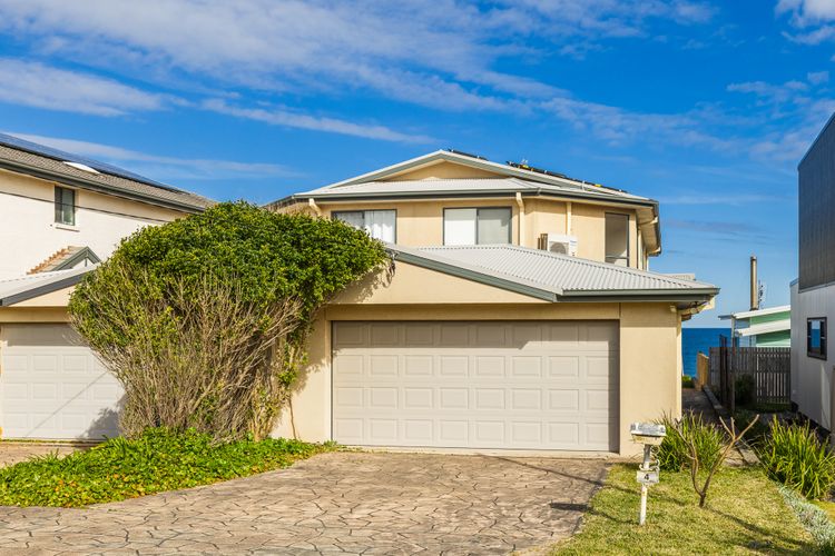 Ocean Views, 4 Ocean Street – air conditioned luxury with beautiful ocean views