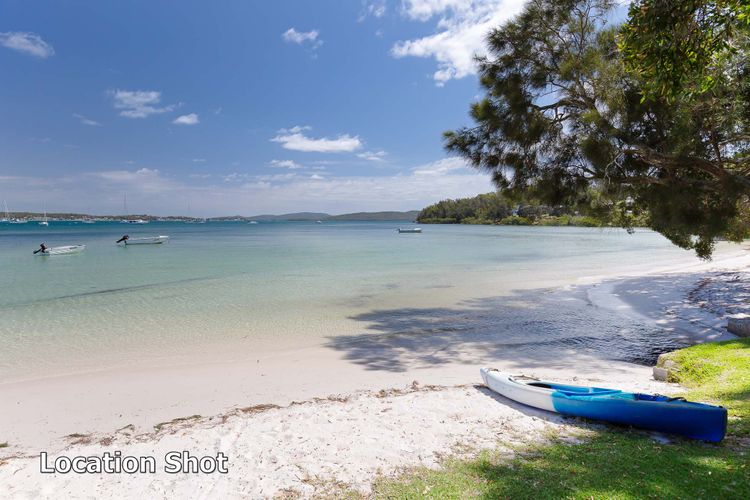 Sandy Beach House, 1/146 Sandy Point Road – Waterfront, WIFI, Aircon