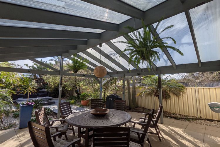 Sunset on Birubi, 2/40 Ocean Ave – pet friendly, air con, water views, WIFI and outdoor spa