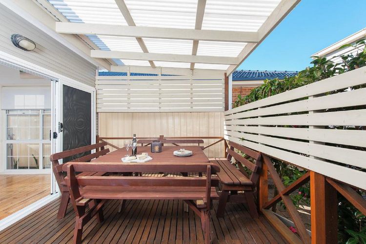 The Croft, 11 Boulder Bay Rd – Cosy Beach House with Aircon & only 270m to the Beach