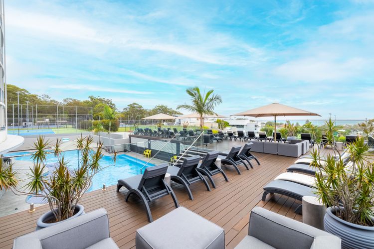 The Landmark, 211/61B Dowling Street – Resort Style holiday with pool, games room & restaurant