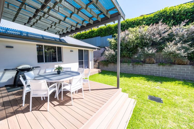 Iluka, 46 Soldiers Point Rd – Stunning Air Conditioned house with WIFI & Water Views