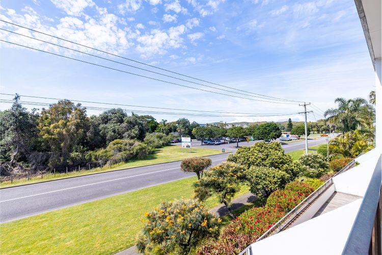 The Dunes, 15/38 Marine Dr – fabulous unit with pool, tennis court & across the road to the beach