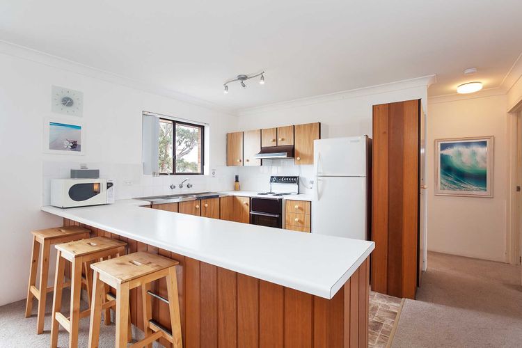 Shoreline, 11/1 Intrepid Close – cosy unit within walking distance to the water