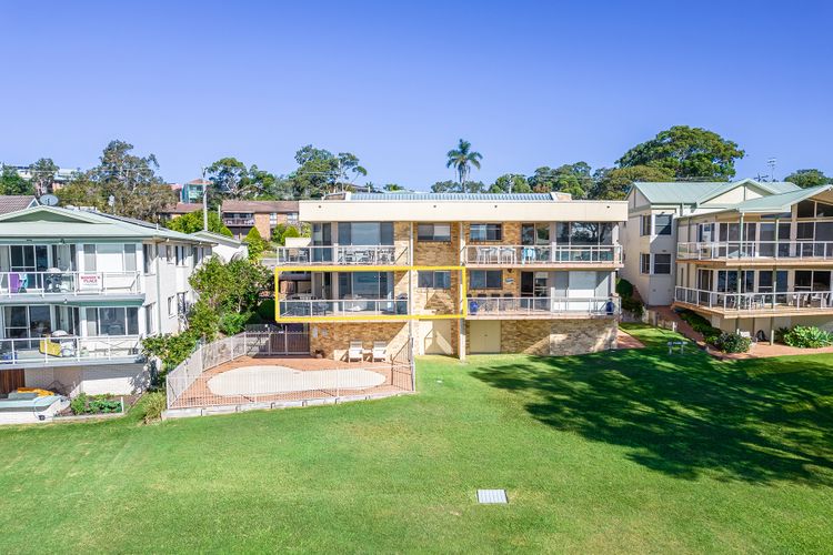 Pelican Sands 2 , 83 Soldiers Point Road – fantastic waterfront unit with pool and air conditioning