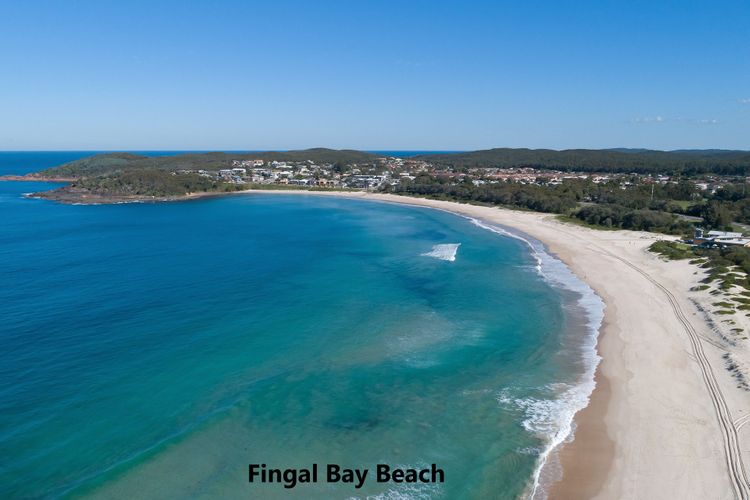 Fingal Court 2, 2 Lentara St –  WiFi and close to the beach
