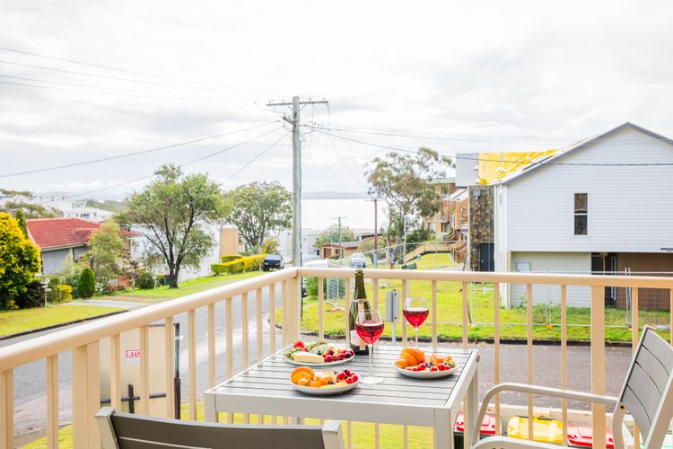 Bay Getaway, 1/65 Ronald Ave – recently renovated unit water views
