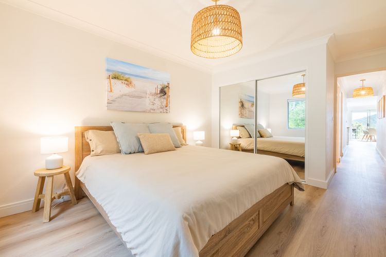 Bay Getaway, 1/65 Ronald Ave – recently renovated unit water views
