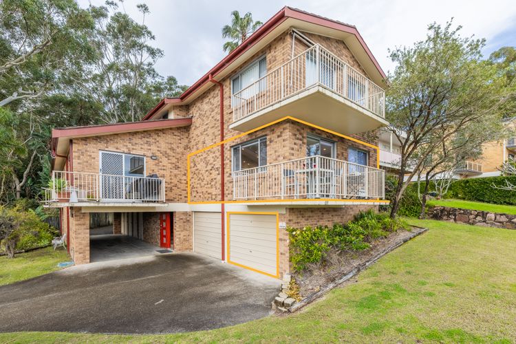 Bay Getaway, 1/65 Ronald Ave – recently renovated unit water views