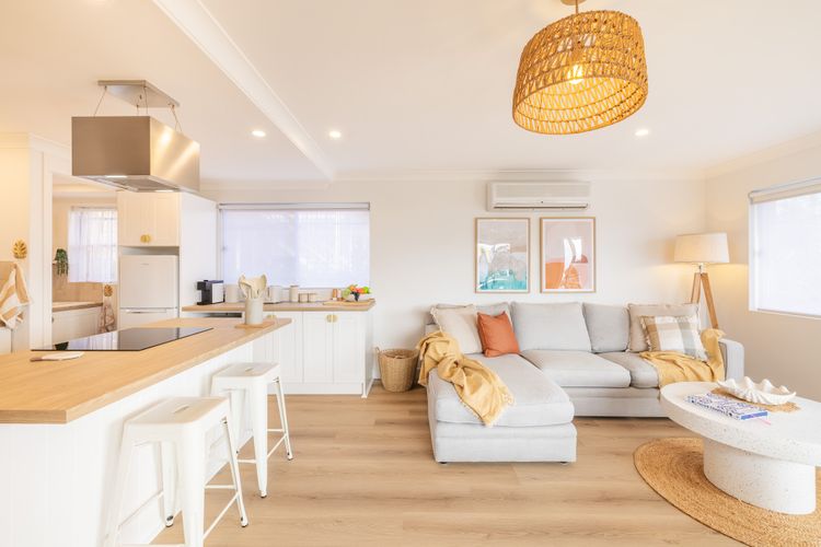 Bay Getaway, 1/65 Ronald Ave – recently renovated unit water views