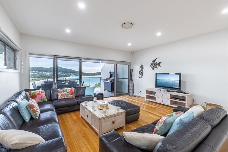 Casa al Mare, 16a Pacific Drive – the jewel of Fingal Bay with stunning views, WiFi and Air Conditioning