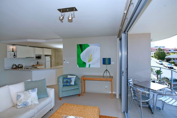 Bayview Apartments 7/42 Stockton St – waterviews and air conditioning