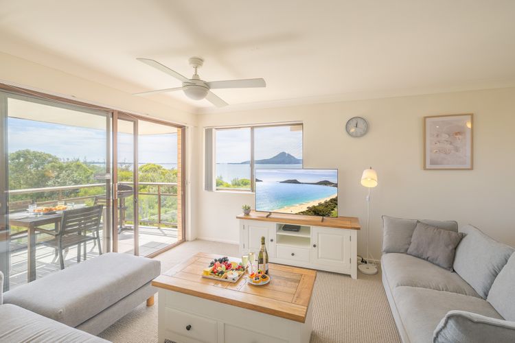 Intrepid, 12/3 Intrepid Close – right on the beachfront