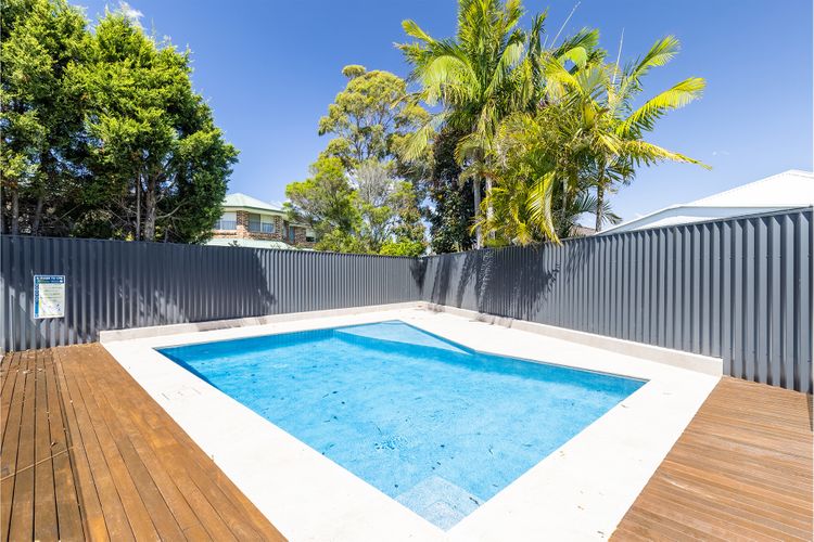4 The Port Hole – pool, boat parking, air con and Wi-Fi