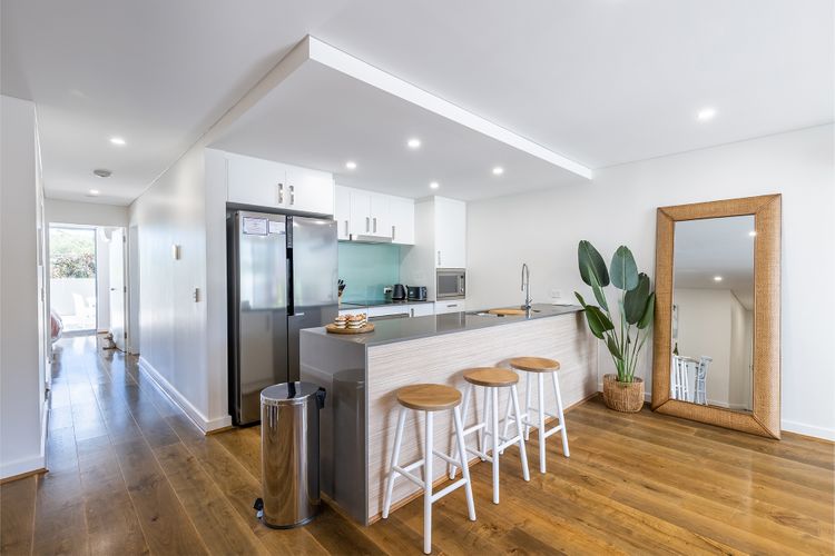 103 The Shoal, 6-8 Bullecourt St fabulous apartment with lift, air conditioning and WiFi