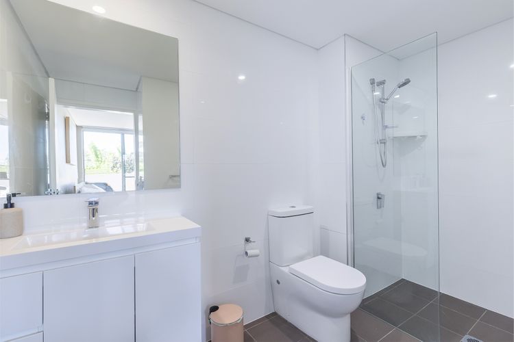 103 The Shoal, 6-8 Bullecourt St fabulous apartment with lift, air conditioning and WiFi