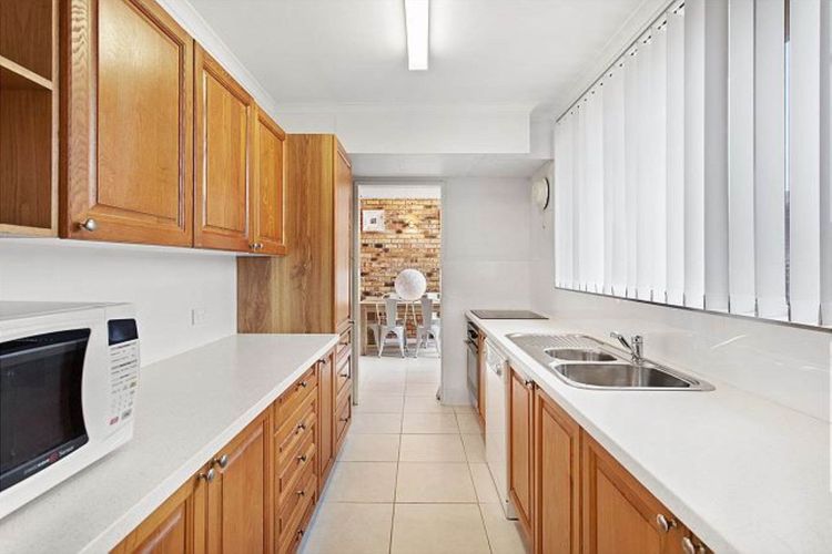 5 The Pines, 4 Messines St
