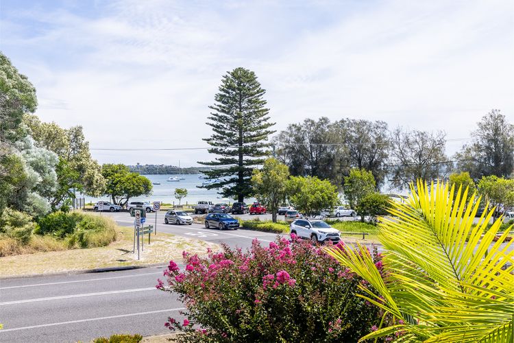 151 Sandy Point Road – Large house with waterviews, air conditioning and Wi-Fi