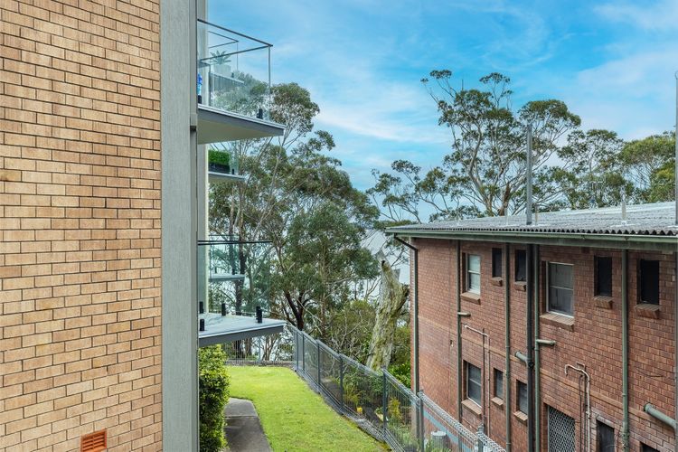 Thurlow Lodge, 7/6 Thurlow Avenue – beautifully styled unit with WiFi, views and pool