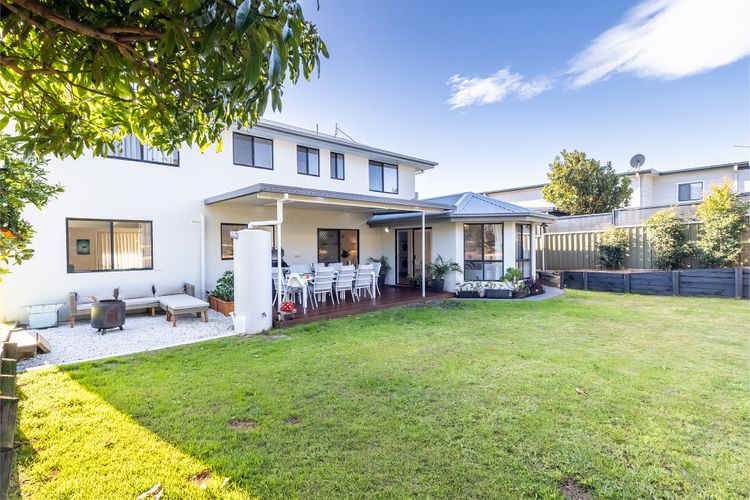 Akoya House, 122 Tomaree Rd – Pet friendly, linen,  air conditioning, WiFi and boat parking