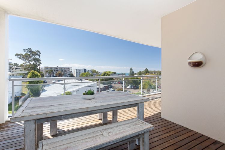 Cote D’Azure, 13/61 Donald Street – Lovely unit with air con, pool, lift and WiFi