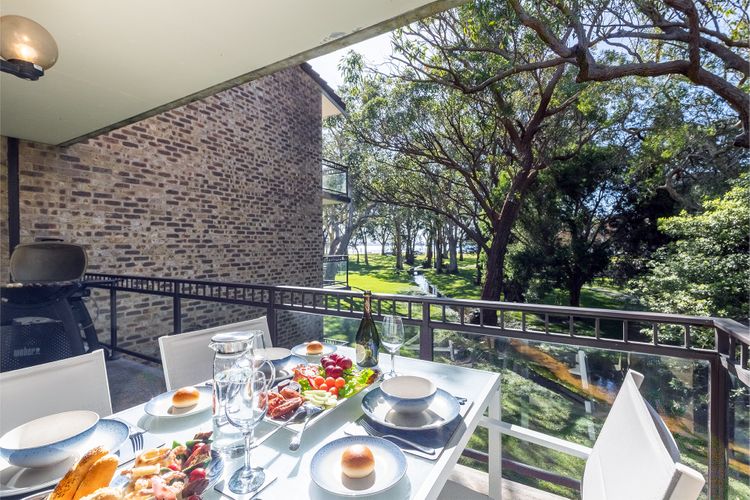 Bay Parklands, 29/2 Gowrie Avenue – views, air conditioning, Wi-Fi, Pool, tennis court and spa