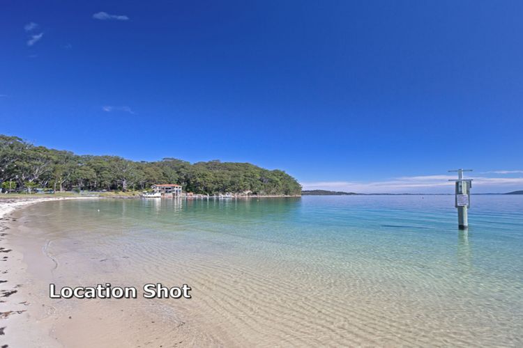 Silvana Court, 13/26 Ajax Avenue – close to the Shoal Bay beach and Little Beach