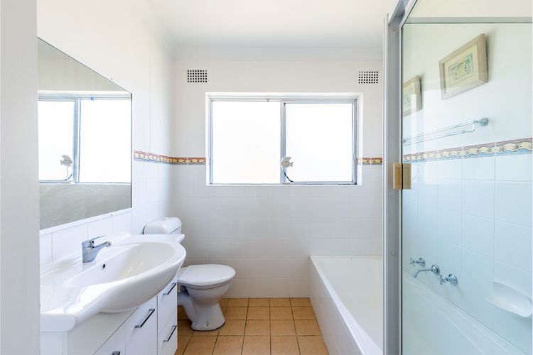Silvana Court, 13/26 Ajax Avenue – close to the Shoal Bay beach and Little Beach