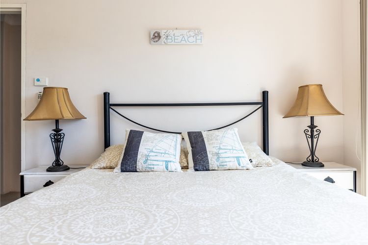 Silvana Court, 13/26 Ajax Avenue – close to the Shoal Bay beach and Little Beach