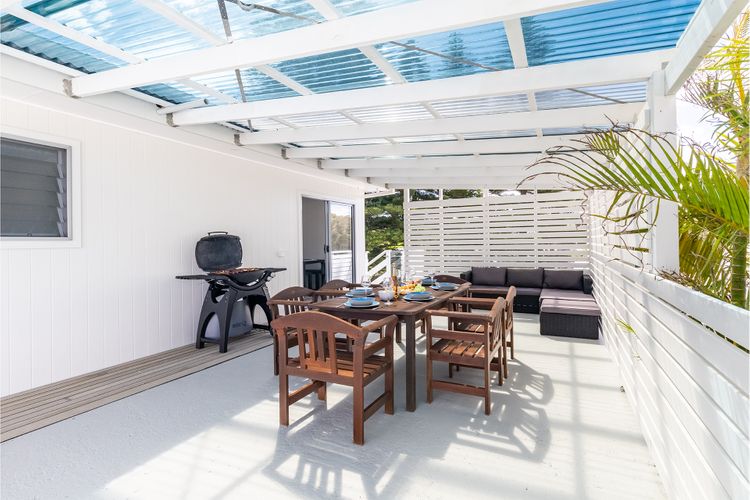 Five Pines Beach House at Birubi, 20 Robinson St – pet friendly, aircon and WiFi