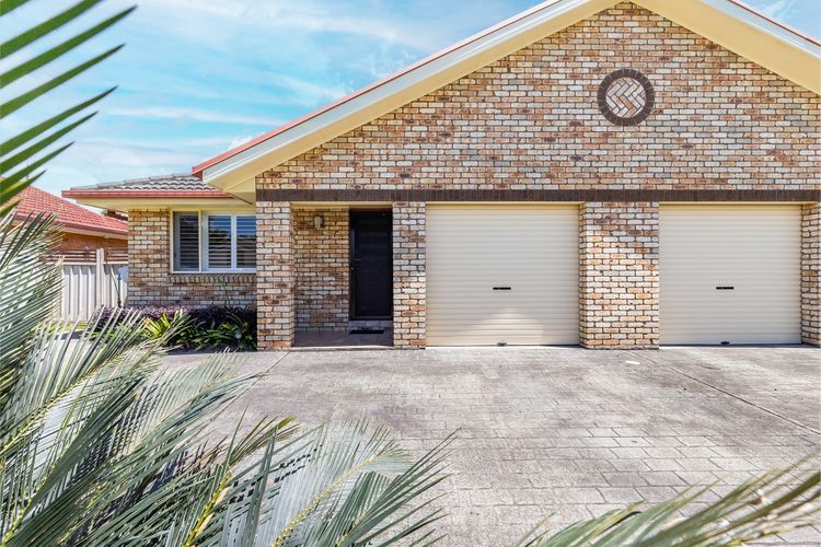Fingal on Whitesands, 1/12 Whitesands Road – all on ground level with air con, wi-fi and boat parking