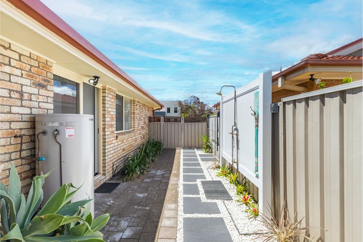 Fingal on Whitesands, 1/12 Whitesands Road – all on ground level with air con, wi-fi and boat parking