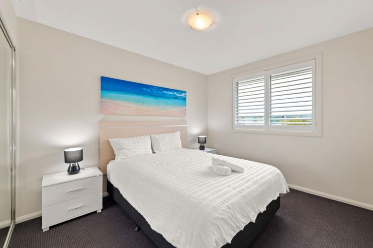 Pacific Blue, 520/265 Sandy Point Rd – private pool, air conditioning and Wi-Fi