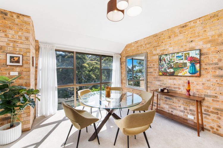 6/61 Ronald Ave – Quiet and very private, tree top views and water glimpses
