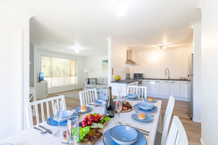Driftwood Cottage, 1/28 Farm Rd – pet friendly, W-Fi, Air Con and ground floor