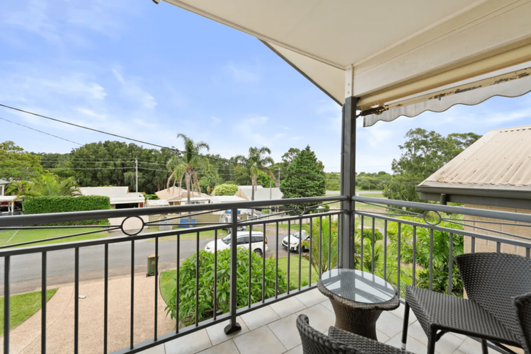 Home of Anna Bay, 112 Old Main Rd – Air Con, WiFi and close to the beach