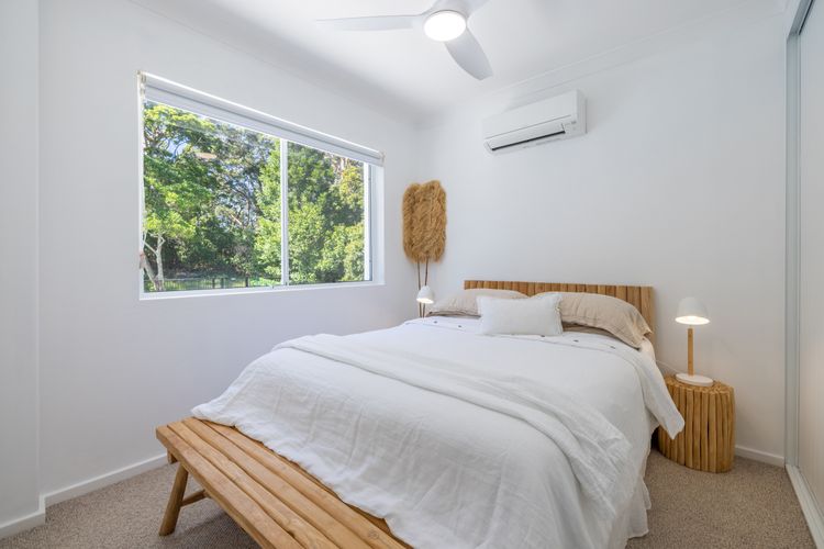 Cloud Nine, 18 Wynne Cres – heated pool, waterviews, beach
