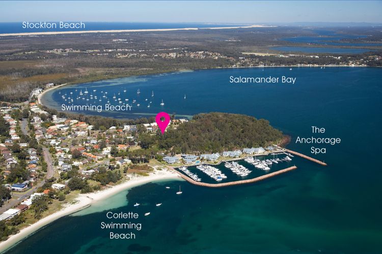 Cloud Nine, 18 Wynne Cres – heated pool, waterviews, beach