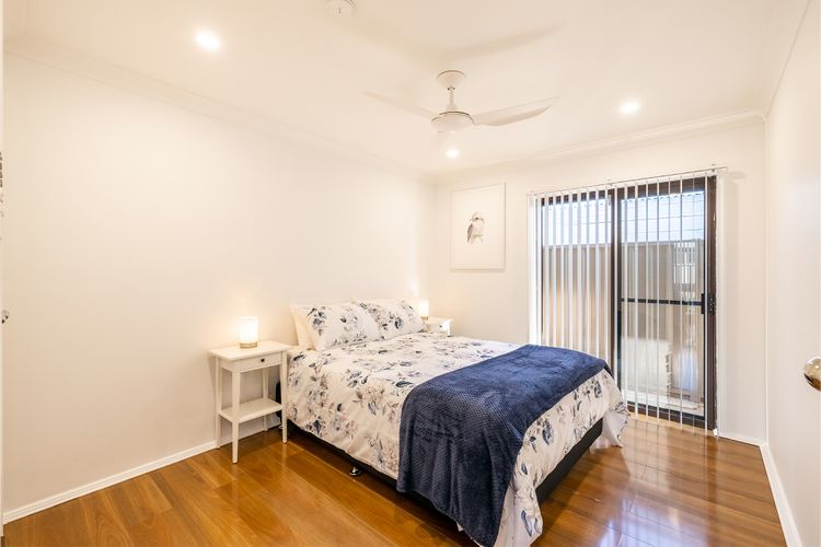 Warada, 30 Waratah Avenue – air con , boat parking & pet friendly